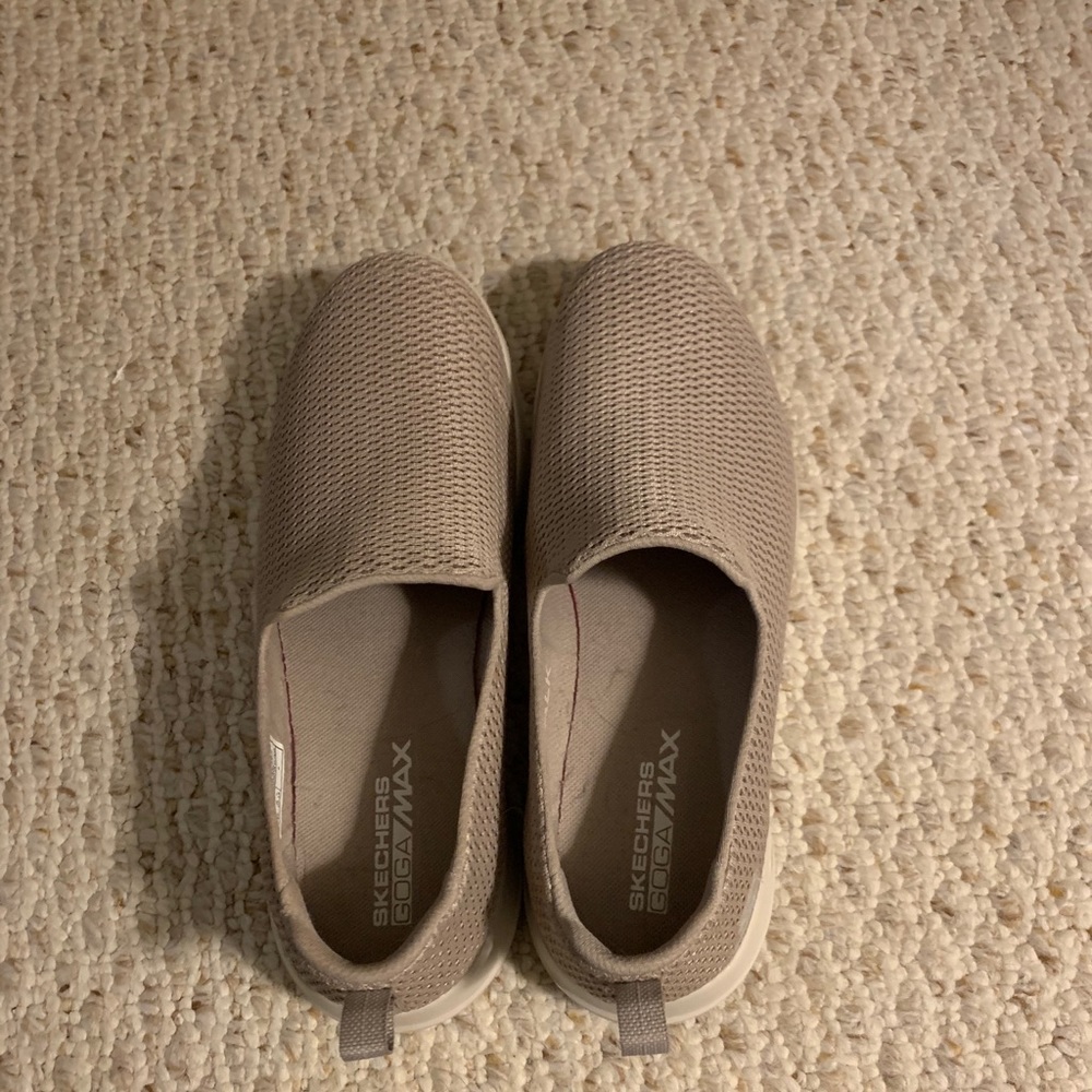 Sketchers GoWalk